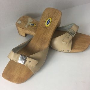 Dr Scholl’s “The Original” clog, slide